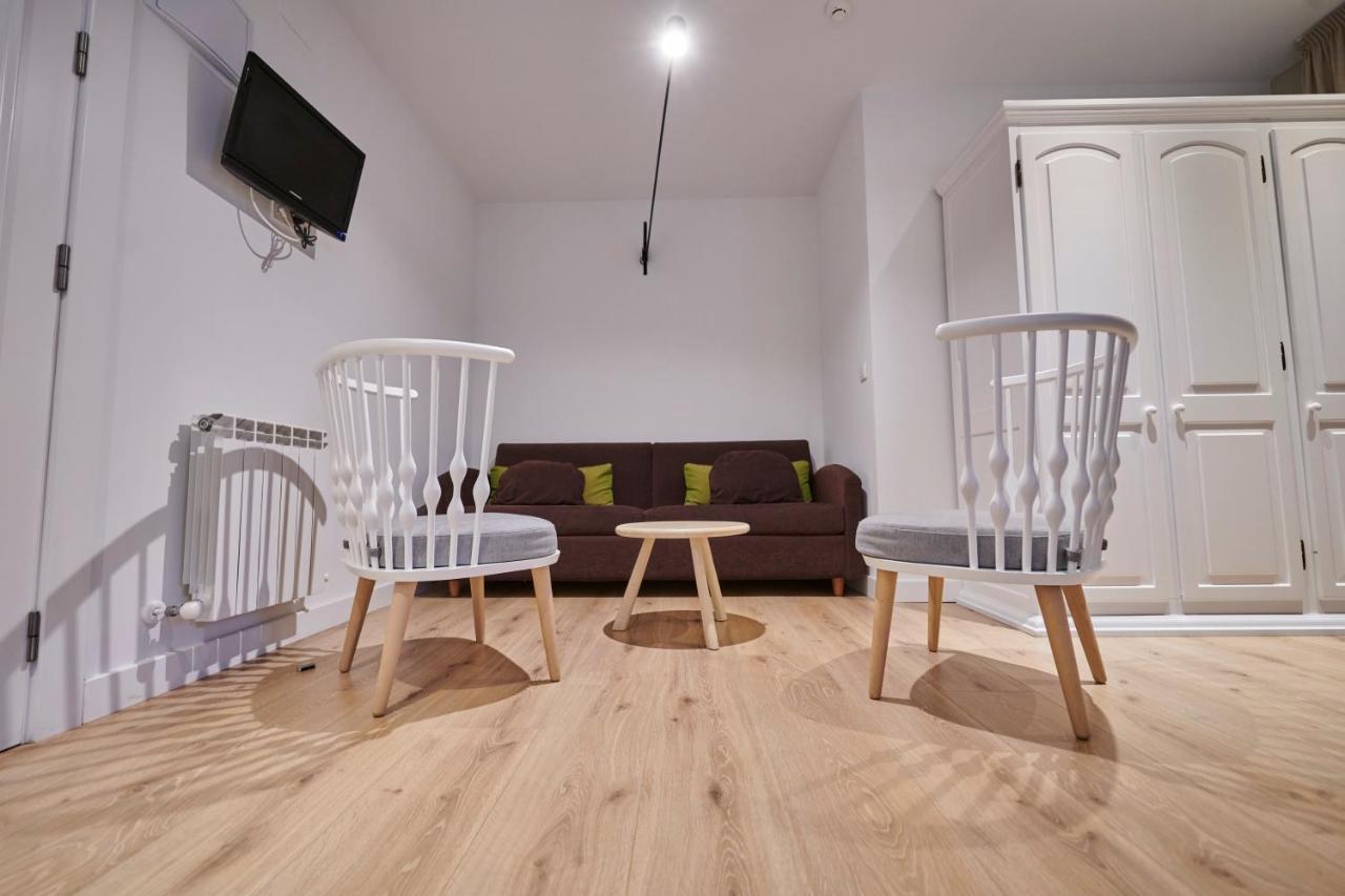 Hostal Lola Isaba Esterno foto