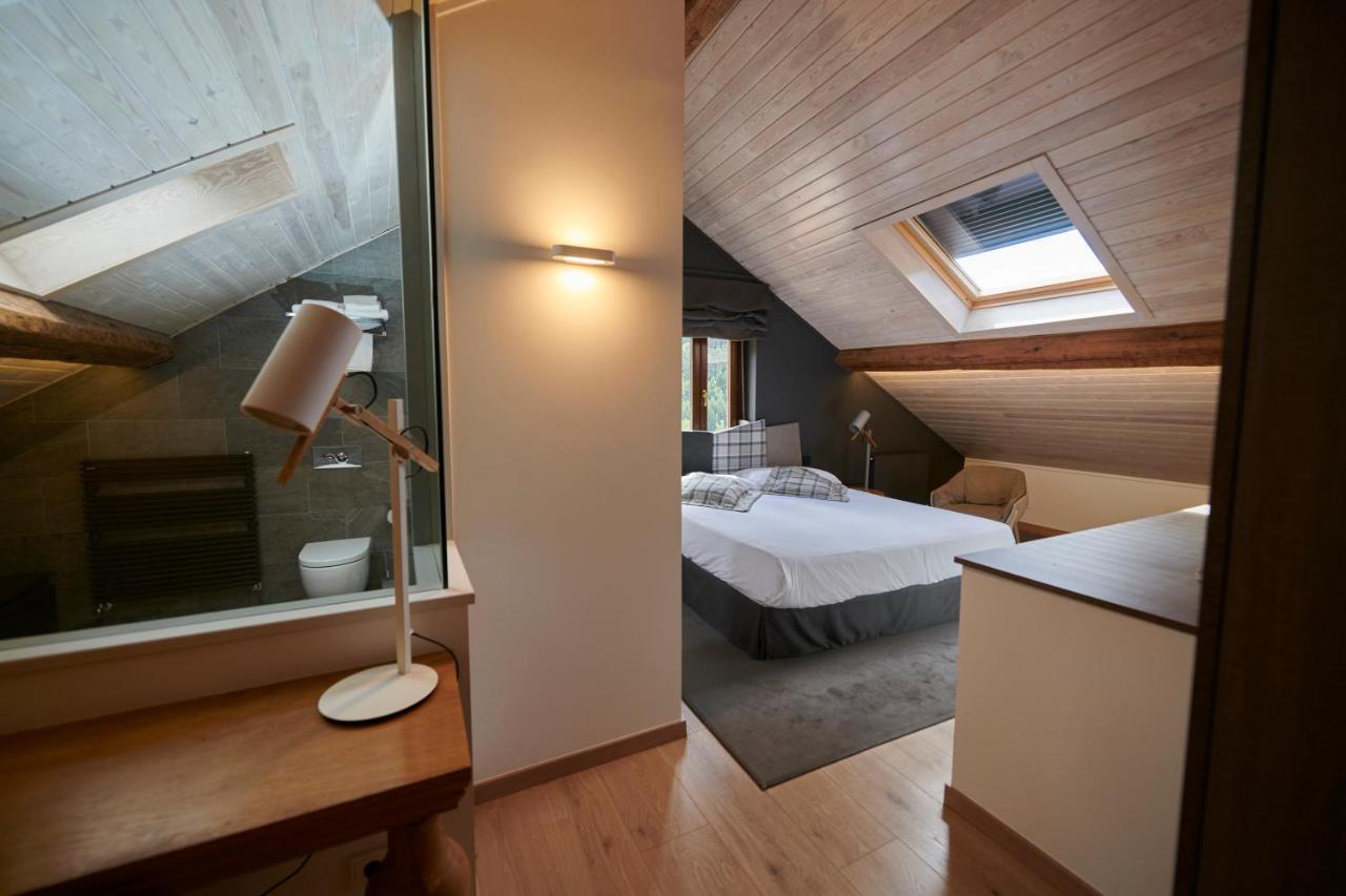 Hostal Lola Isaba Esterno foto
