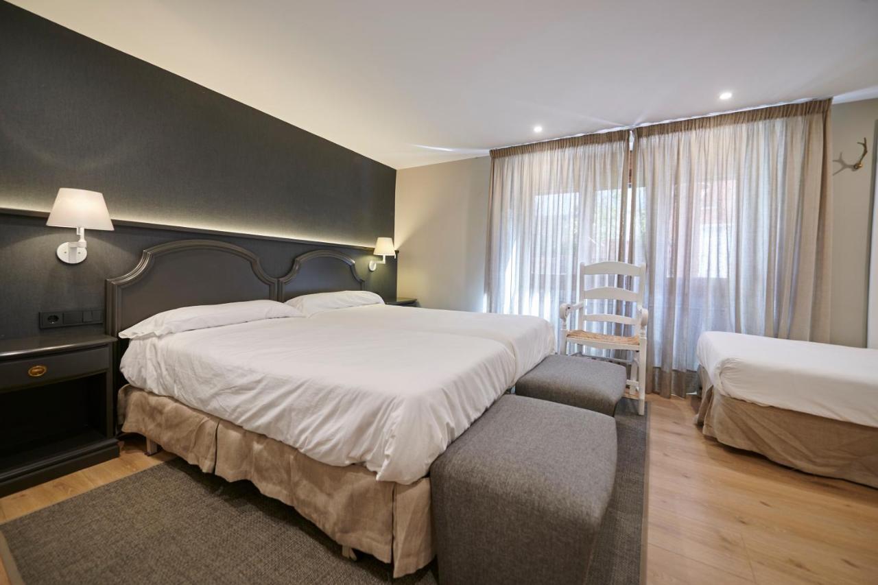 Hostal Lola Isaba Esterno foto