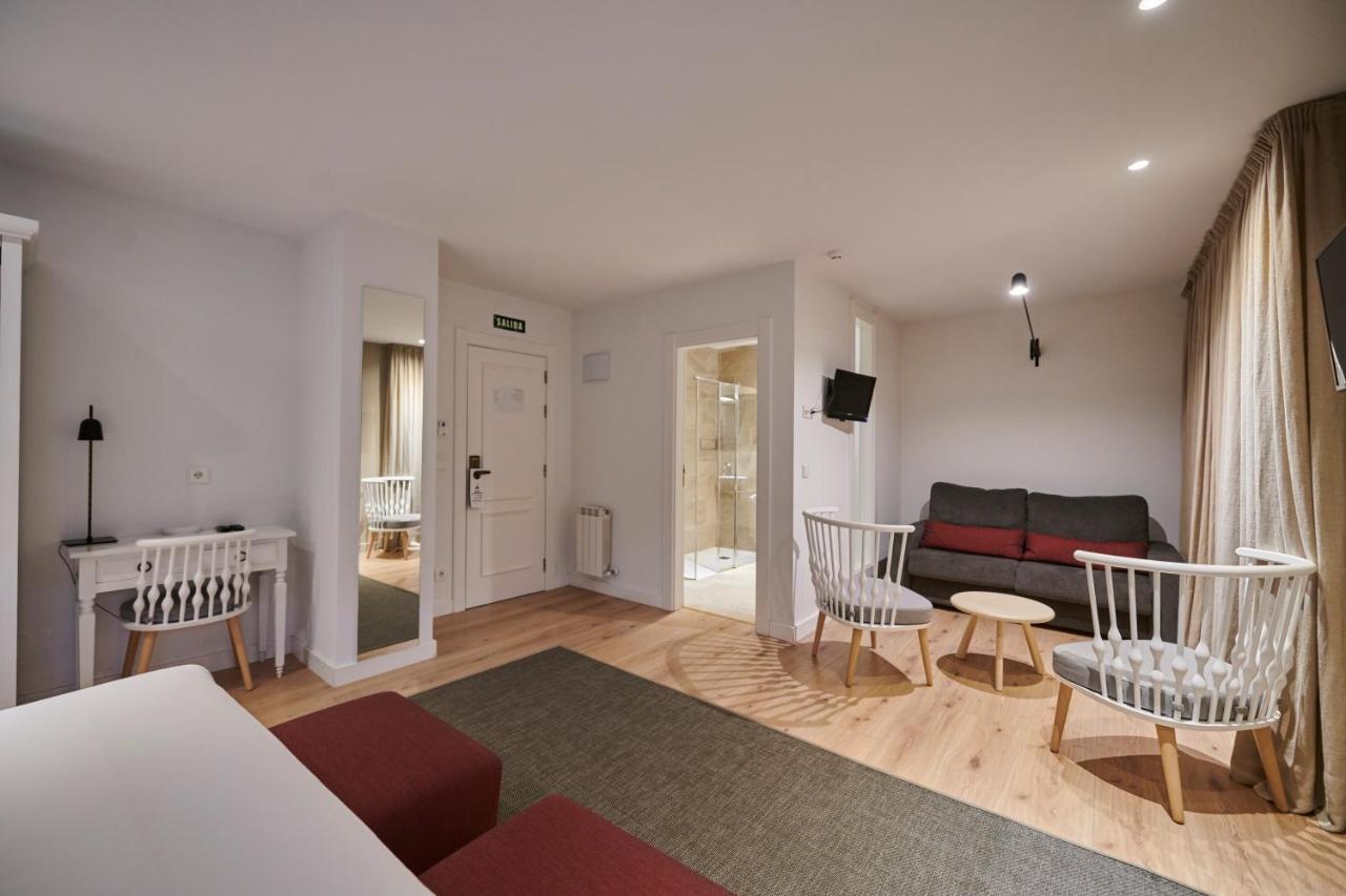 Hostal Lola Isaba Esterno foto