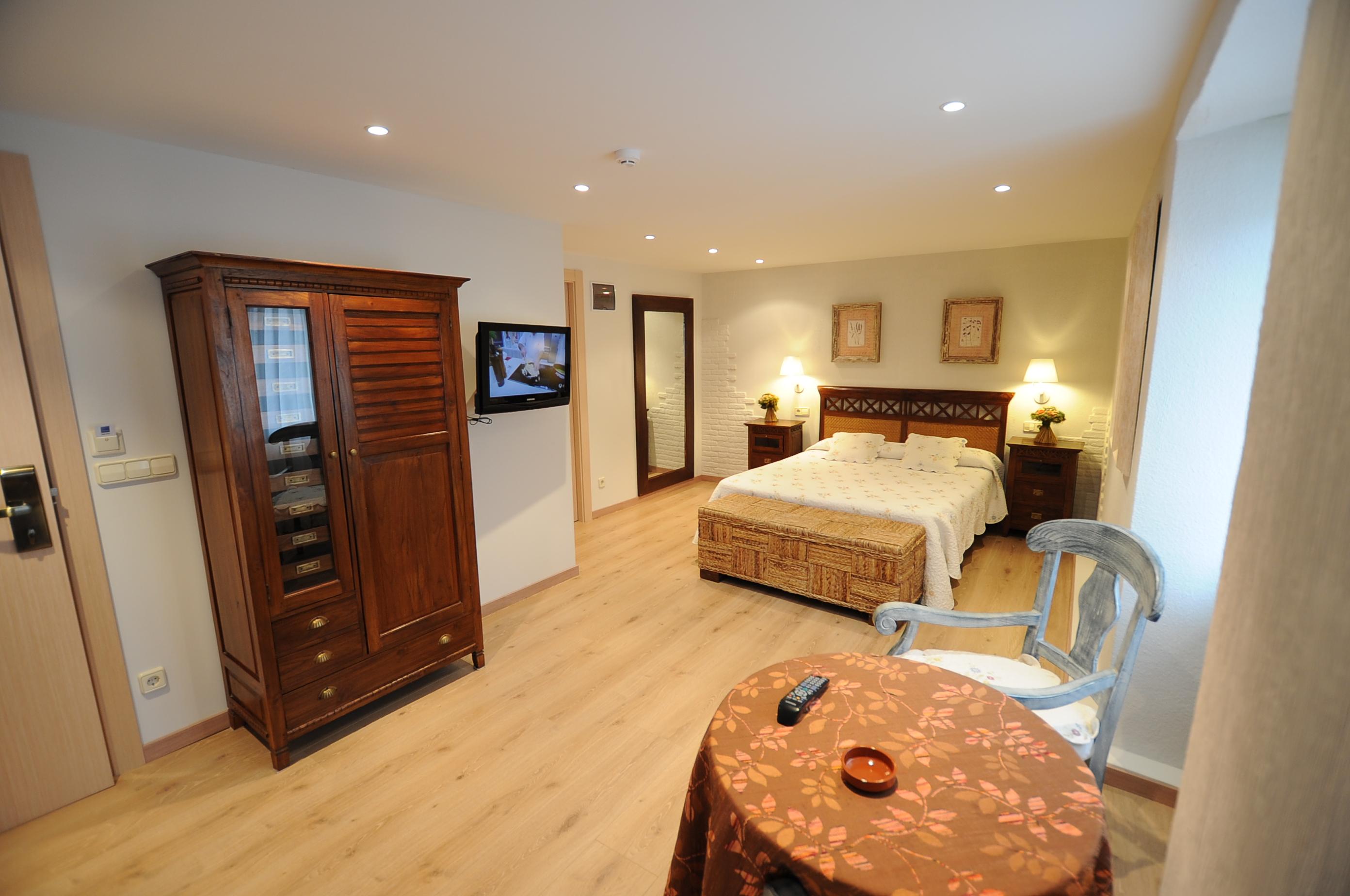 Hostal Lola Isaba Esterno foto
