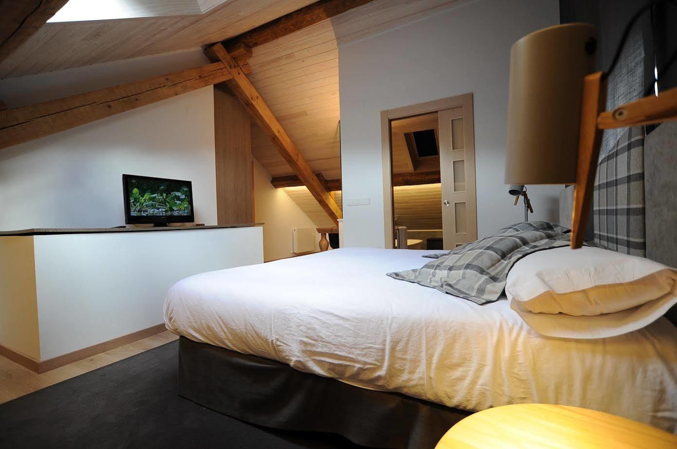 Hostal Lola Isaba Esterno foto